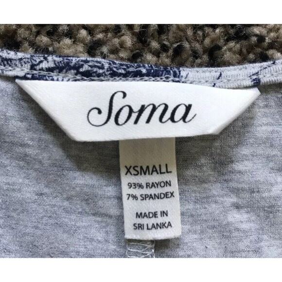 Soma Floral Tee, Gray With Navy Blue Flowers, Top Size XS - Picture 3 of 7